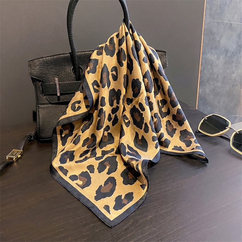 100% Silk Square Scarf Leopard - огляд і ціна Scarf Silk Square